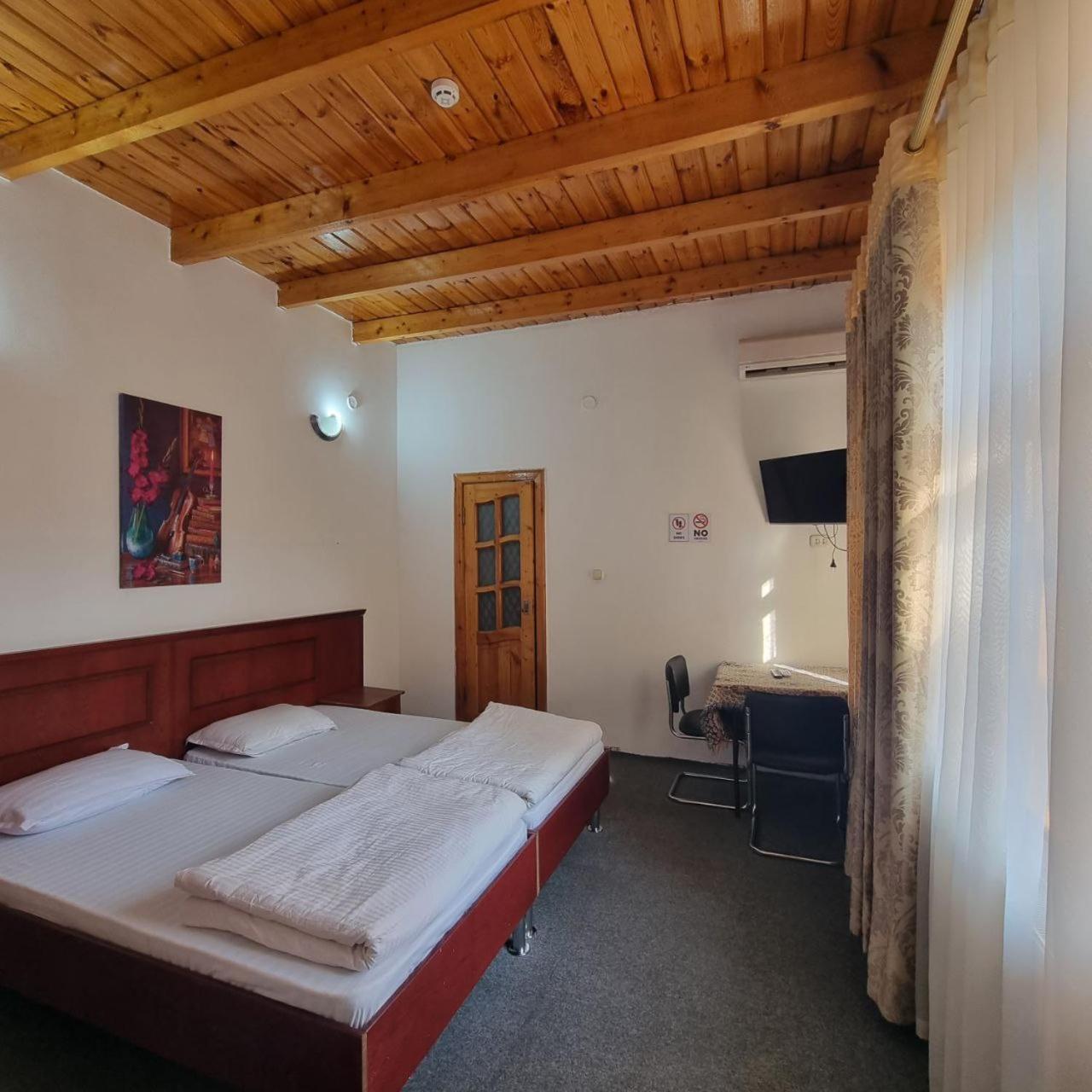 Sim Sim Hostel & Guest House Near The Church Samarcanda Exterior foto